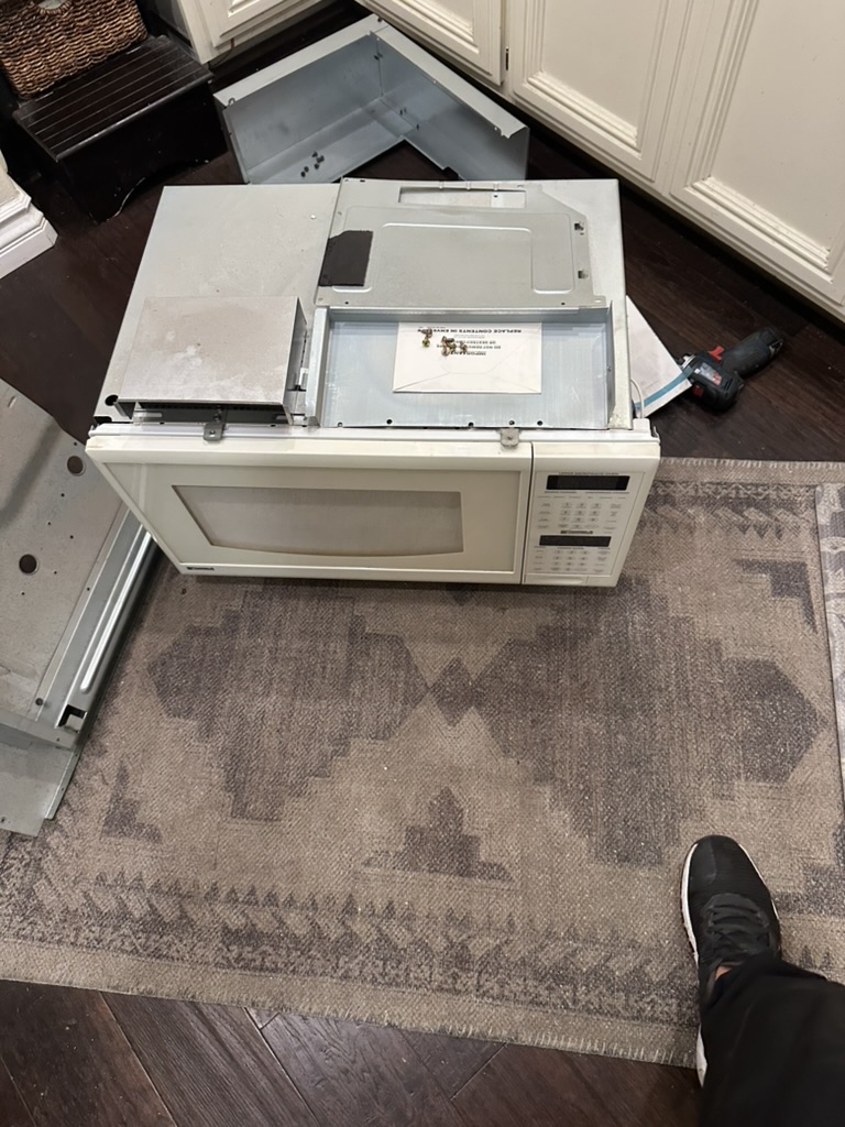 Microwave during magnetron replacement